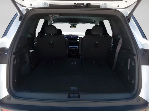 Used 2025 Buick Enclave Preferred AWD/4WD image 23