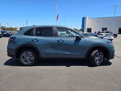 New 2027 Honda HR-V LX image 3