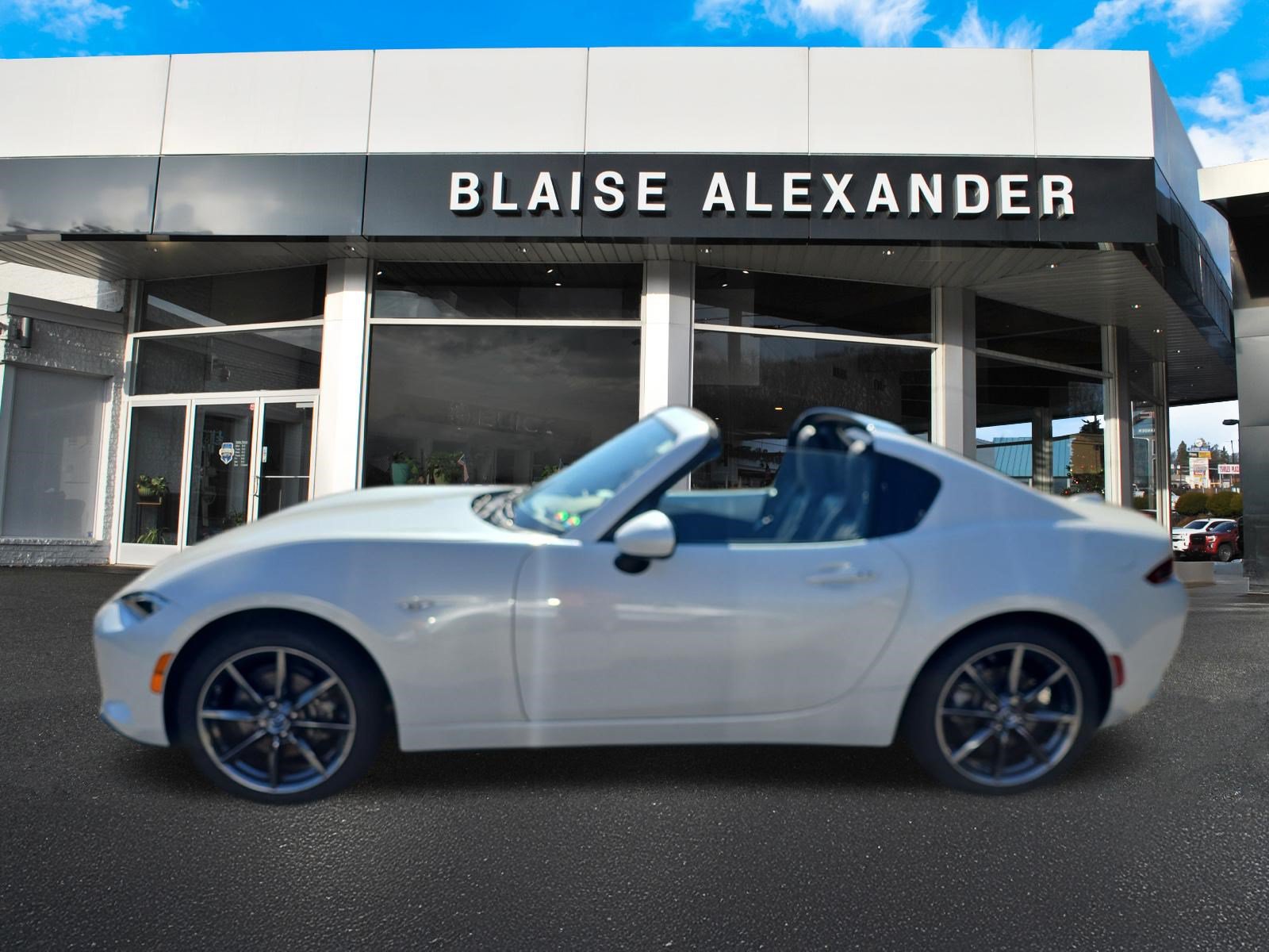 Used 2019 MAZDA MX-5 Miata RF Grand Touring RWD image 6