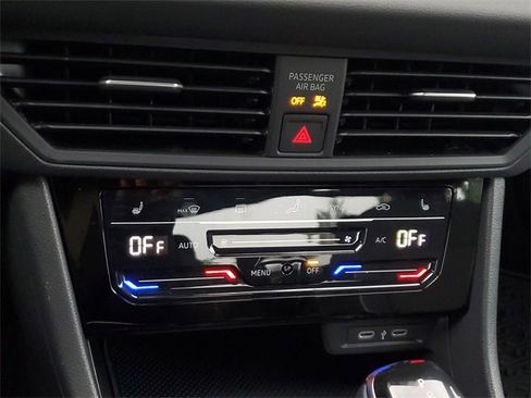 Certified 2025 Volkswagen Jetta Sport image 20