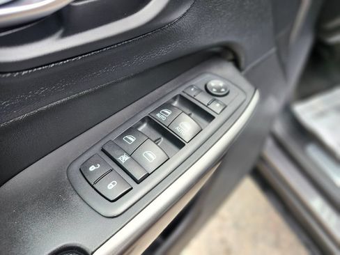 Used 2020 Jeep Cherokee Limited AWD/4WD image 17