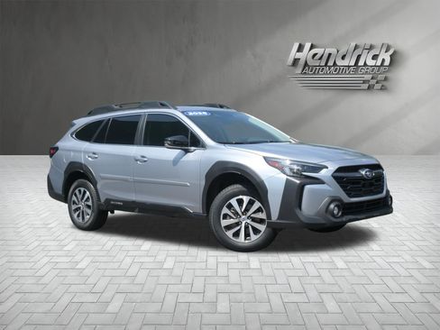 Certified 2025 Subaru Outback Premium w/ Popular Package #1A AWD/4WD image 2