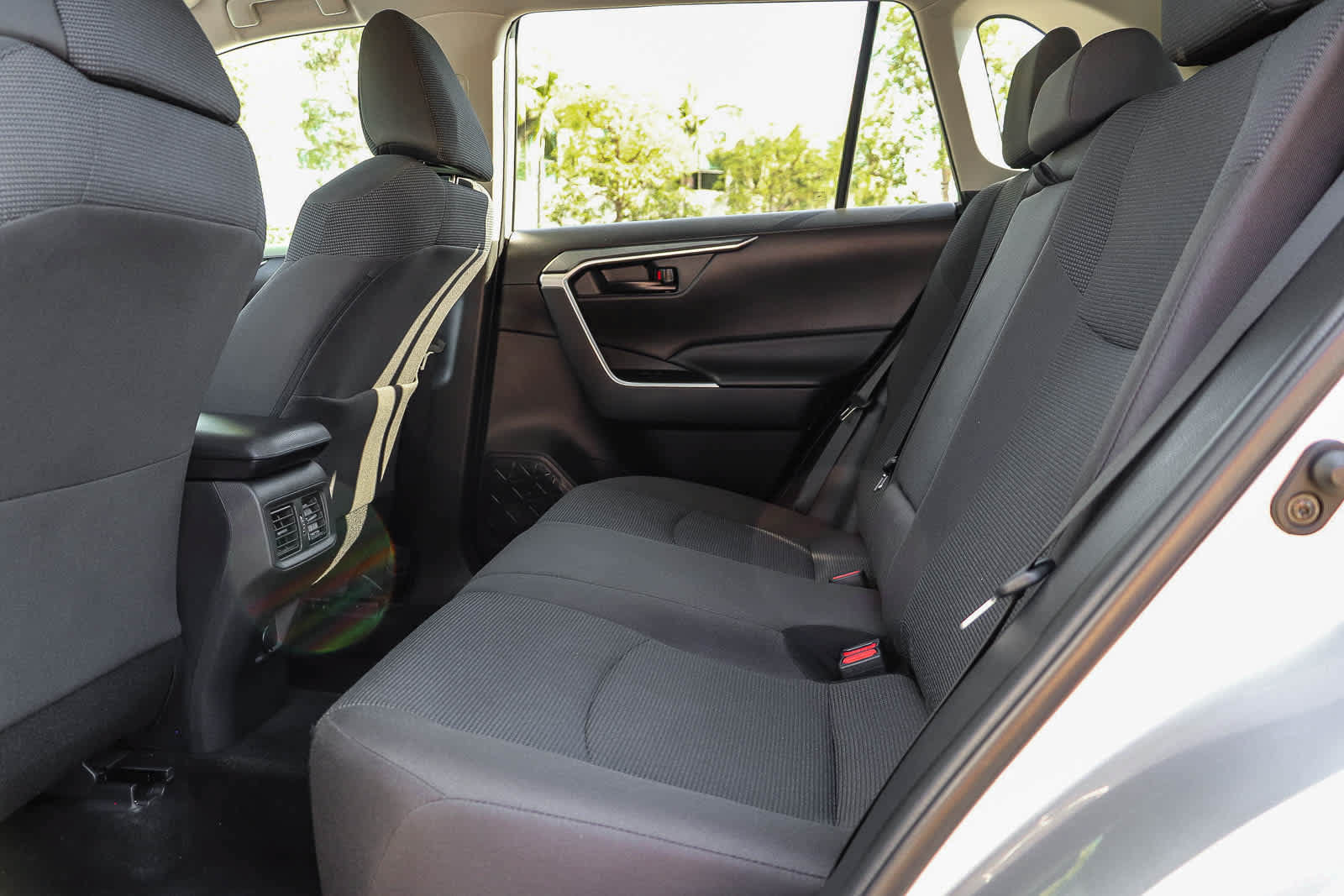 Used 2023 Toyota RAV4 LE FWD image 18