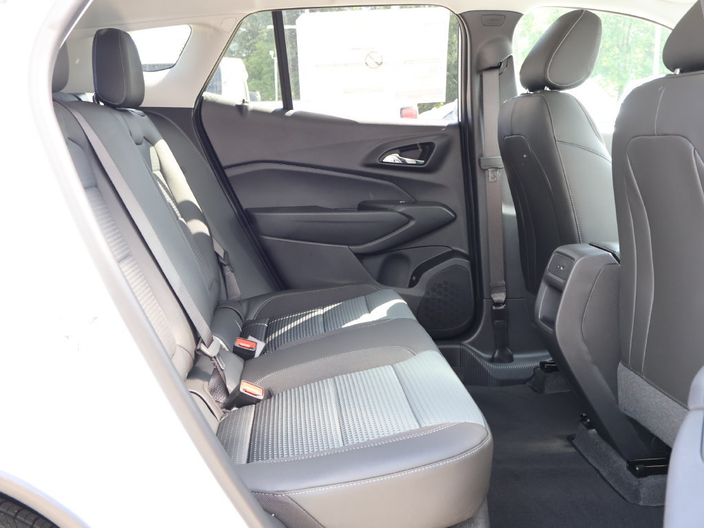 New 2026 Chevrolet Trax LT w/ Driver Confidence Package FWD image 29