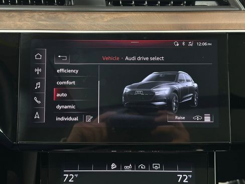 Used 2019 Audi e-tron Premium Plus image 27