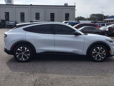 Certified 2022 Ford Mustang Mach-E Premium image 4