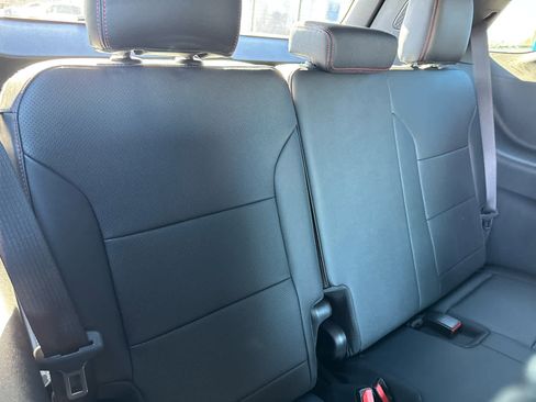 Used 2024 Chevrolet Traverse Z71 image 6