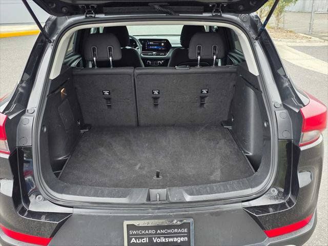 Used 2024 Chevrolet TrailBlazer LT AWD/4WD image 13