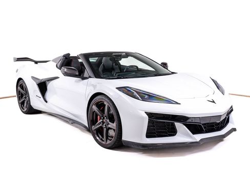 Used 2026 Chevrolet Corvette Z06 RWD image 9