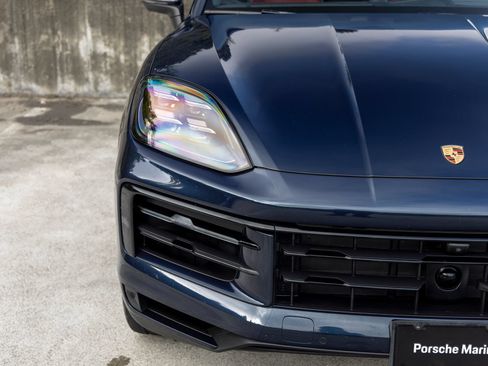 Certified 2025 Porsche Cayenne Coupe AWD/4WD image 14