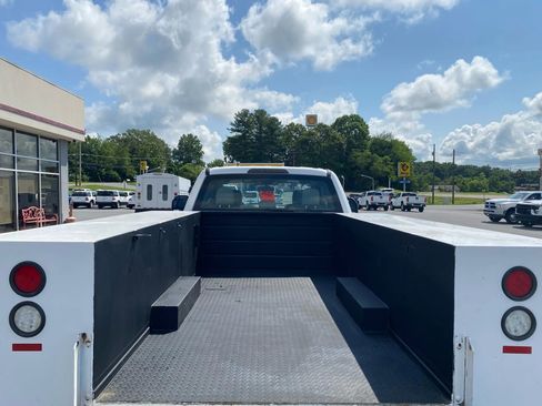 Used 2017 Ford F450 XL w/ Trailer Tow Package image 32