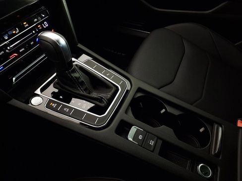 Used 2023 Volkswagen Arteon SE image 21