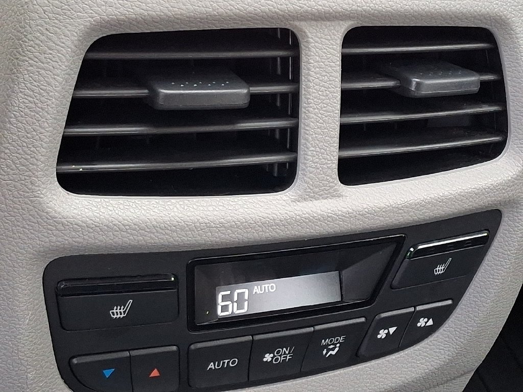 Used 2021 Honda Pilot Touring image 11