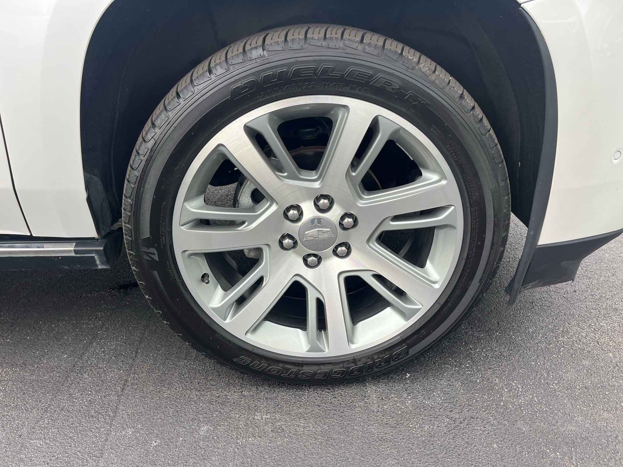 Used 2018 Cadillac Escalade Premium Luxury AWD/4WD image 10