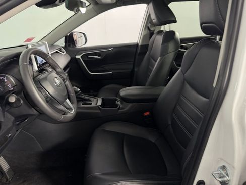 Used 2024 Toyota RAV4 XLE Premium FWD image 15