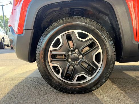 Used 2016 Jeep Renegade Trailhawk AWD/4WD image 15