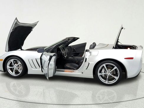 Used 2010 Chevrolet Corvette Grand Sport w/ Preferred Equipment Group RWD image 10