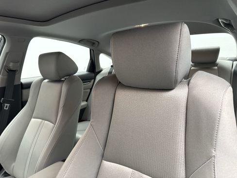 Used 2020 Honda Accord EX image 10