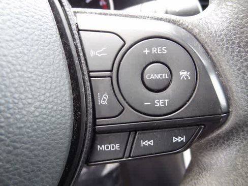 Used 2023 Toyota RAV4 XLE FWD image 19