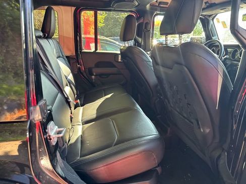 Used 2022 Jeep Wrangler Unlimited Rubicon 4xe AWD/4WD image 9