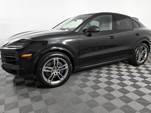 Used 2025 Porsche Cayenne Coupe image 2