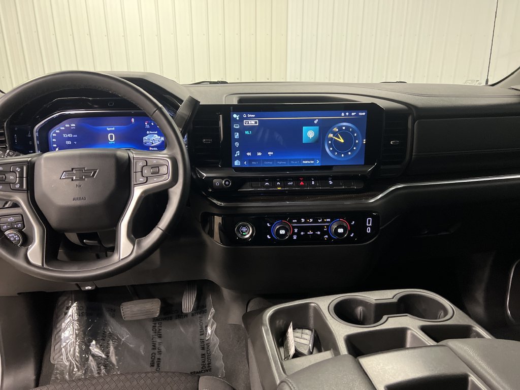 Used 2023 Chevrolet Silverado 1500 RST w/ Z71 Off-Road Package AWD/4WD image 17