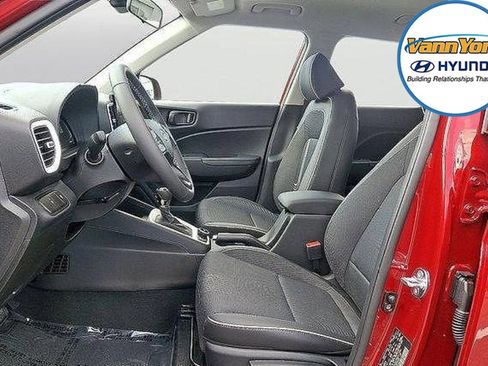 New 2025 Hyundai Venue Limited image 5