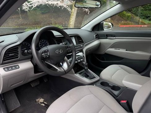 Used 2020 Hyundai Elantra SEL image 9