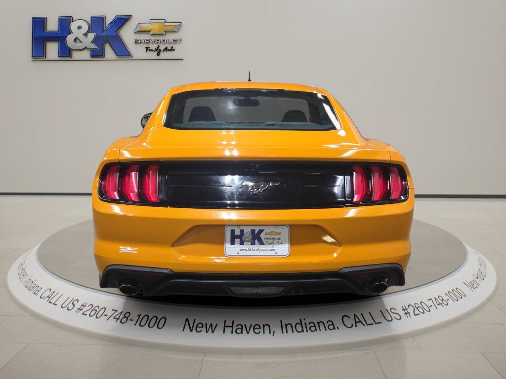 Used 2018 Ford Mustang Coupe RWD image 5