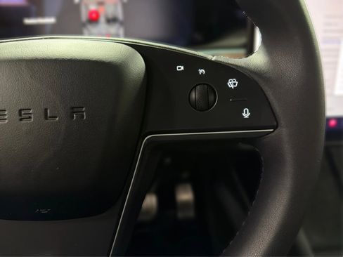 Used 2024 Tesla Model X AWD/4WD image 34