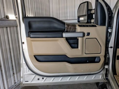 Used 2017 Ford F250 Lariat w/ Lariat Ultimate Package image 42