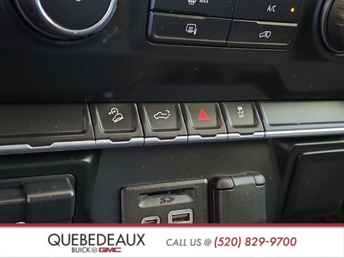 Used 2020 Chevrolet Silverado 2500 LT w/ Advanced Trailering Package AWD/4WD image 19