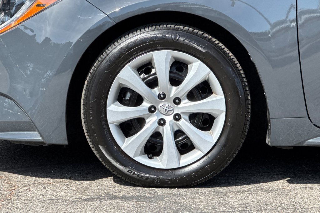 Certified 2025 Toyota Corolla LE FWD image 23