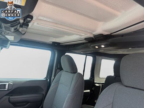 Certified 2025 Jeep Wrangler Sport S image 30