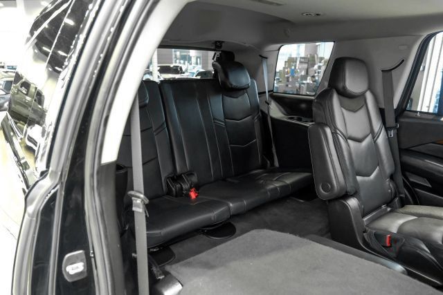 Used 2020 Cadillac Escalade 2WD image 46