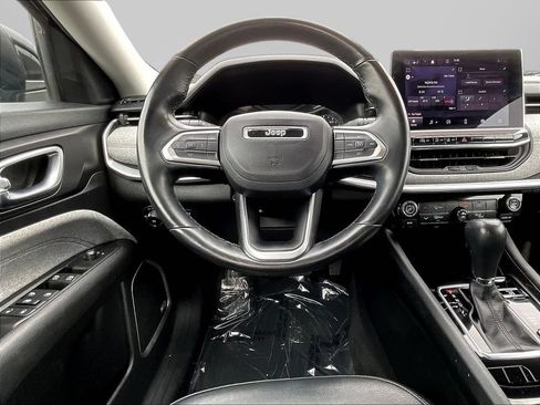 Used 2022 Jeep Compass Latitude w/ Sun and Sound Group AWD/4WD image 8