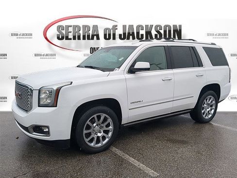 Used 2015 GMC Yukon Denali w/ Premium Package AWD/4WD image 4