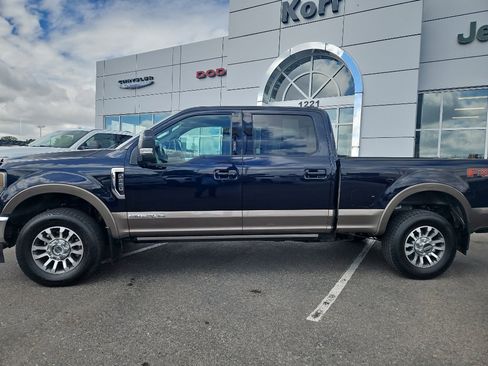 Used 2022 Ford F250 Lariat w/ Lariat Ultimate Package AWD/4WD image 2