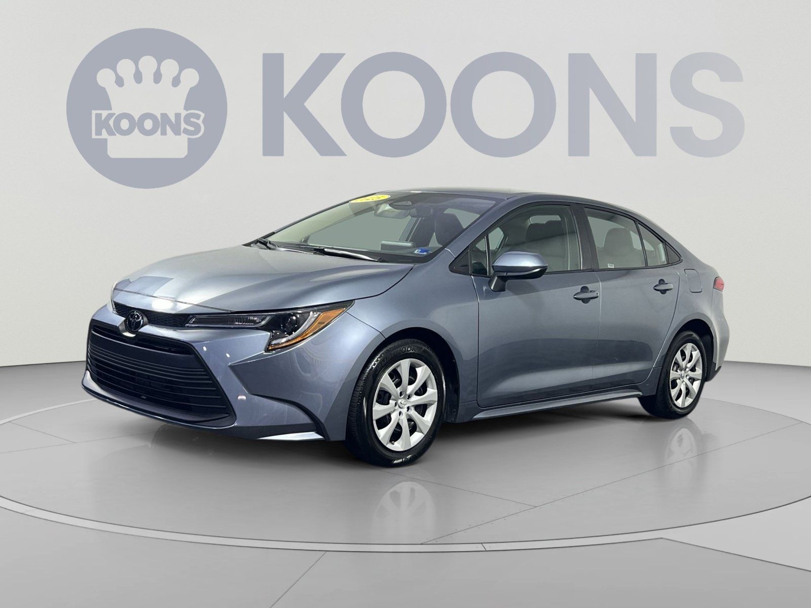 Used 2025 Toyota Corolla LE FWD image 1