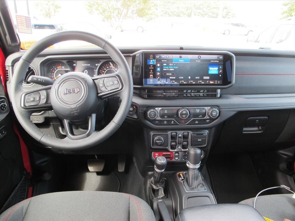 Used 2026 Jeep Wrangler Unlimited Rubicon AWD/4WD image 15