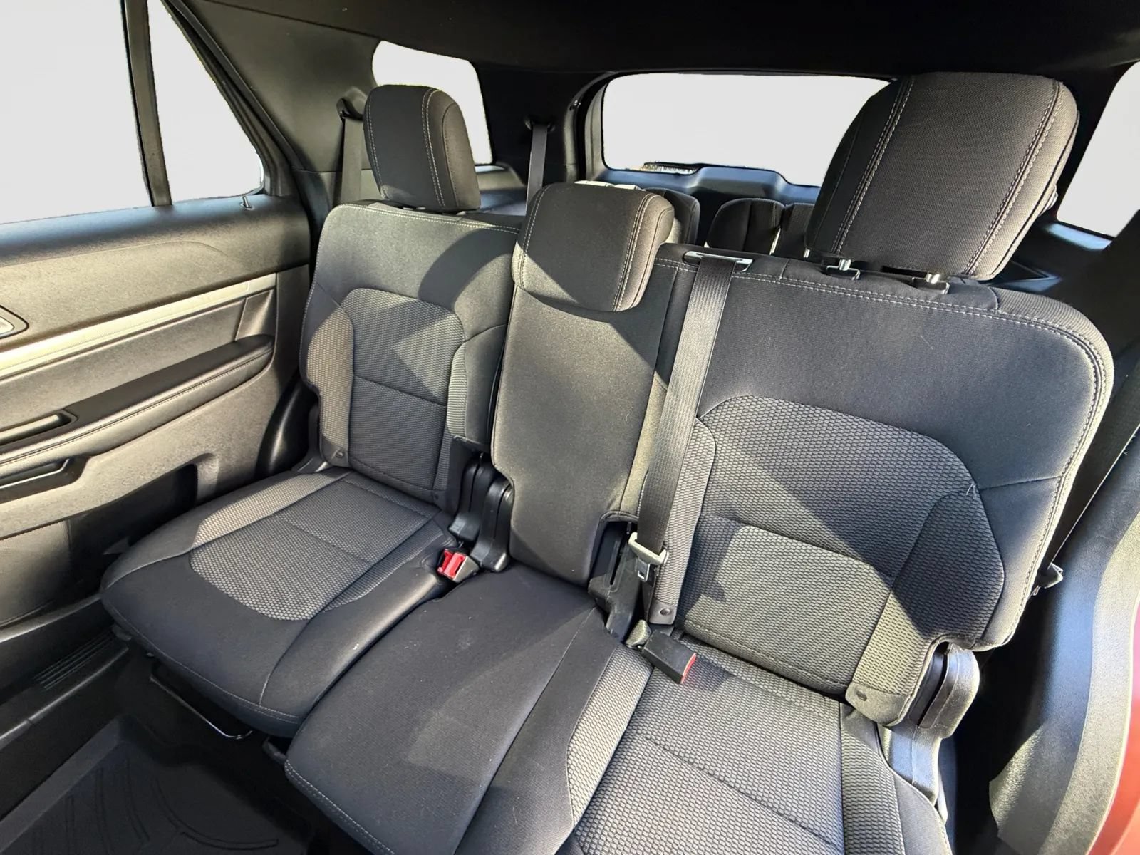 Used 2018 Ford Explorer XLT w/ Equipment Group 201A AWD/4WD image 15