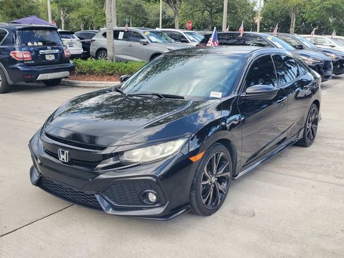 Used 2017 Honda Civic Sport image 3