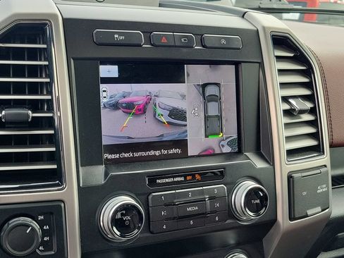 Used 2019 Ford F150 Platinum w/ Equipment Group 701A Luxury AWD/4WD image 29