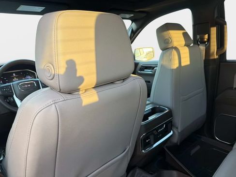 New 2026 GMC Sierra 1500 SLT AWD/4WD image 13