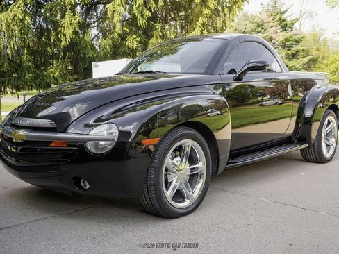 Used 2005 Chevrolet SSR w/ Preferred Equipment Group RWD image 17