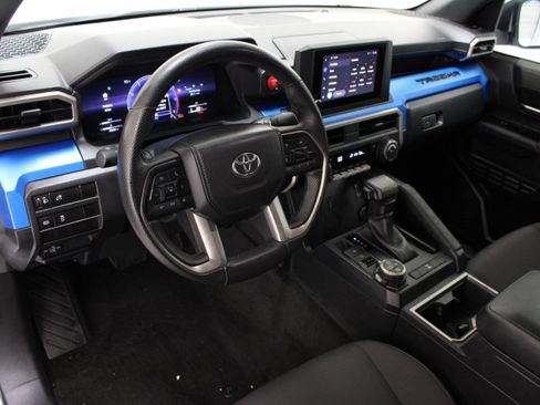 Used 2025 Toyota Tacoma TRD Off-Road AWD/4WD image 13