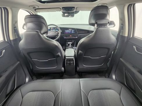 New 2026 Kia Niro EX FWD image 17