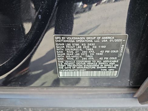 Used 2023 Volkswagen ID.4 Pro S Plus RWD image 9