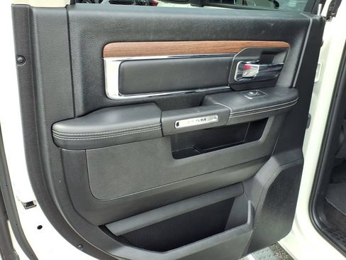 Used 2017 RAM 1500 Laramie AWD/4WD image 9
