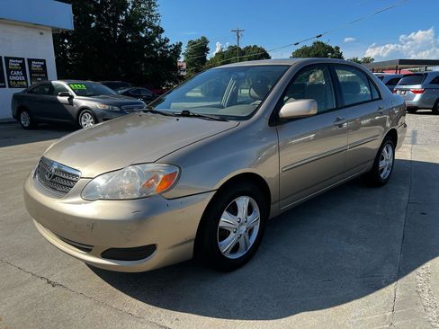 Used 2005 Toyota Corolla LE FWD image 3